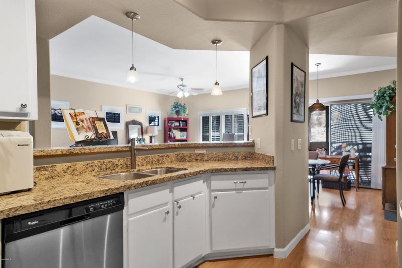 3236 E Chandler Blvd #2052, Phoenix, AZ 85048