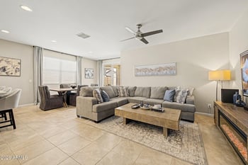 3236 Juniper Canyon Dr, Phoenix, AZ 85083