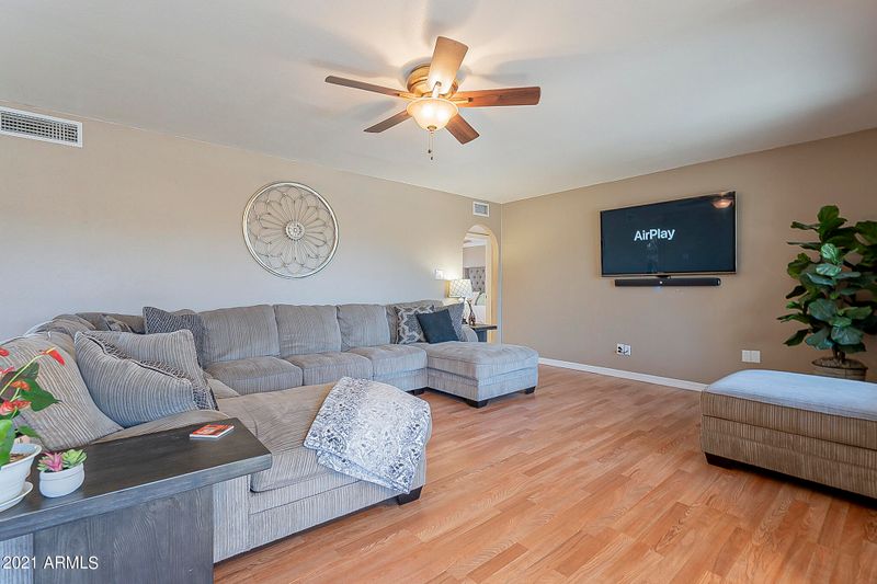 3236 W Yucca St, Phoenix, AZ 85029