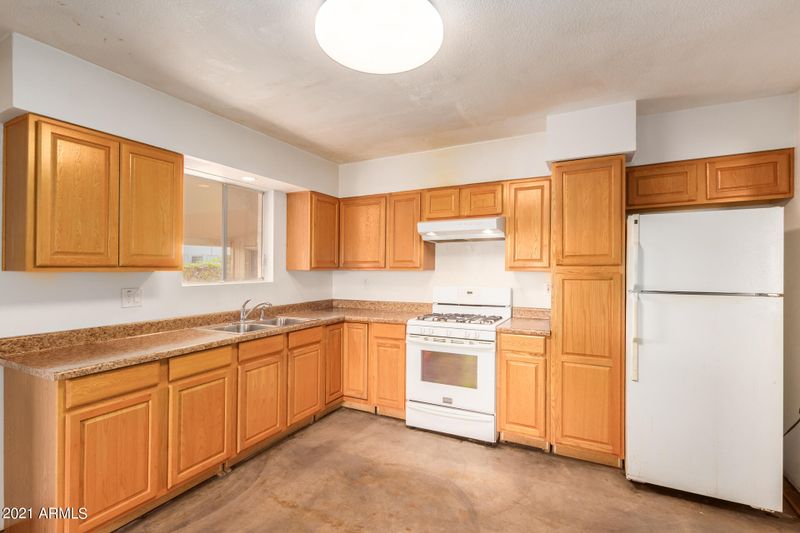 3237 E Madison St, Phoenix, AZ 85034