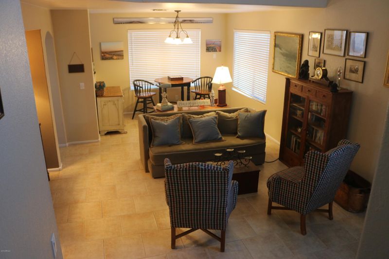 3238 E Blackhawk Dr, Phoenix, AZ 85050