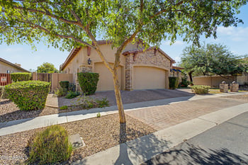 3238 Mountain Village Cir, Phoenix, AZ 85042