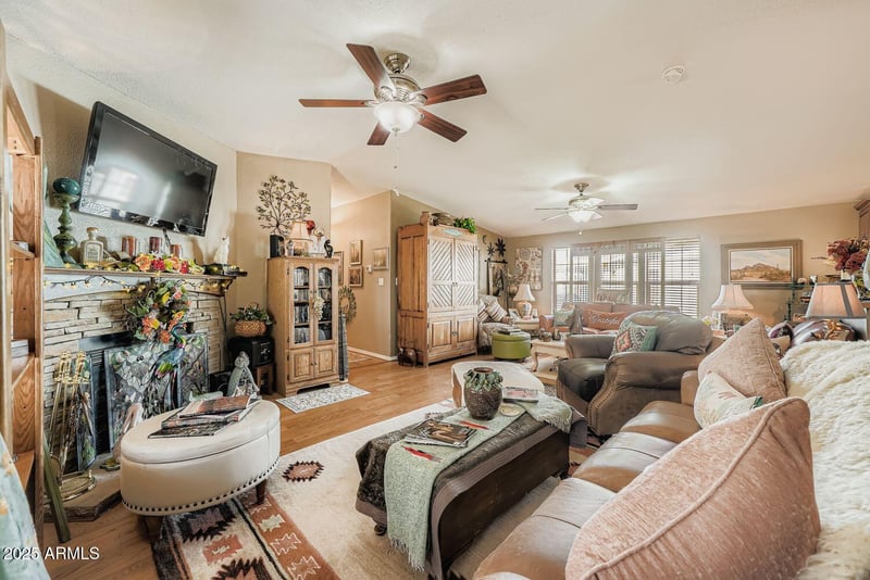 324 Cactus Rd, Apache Junction, AZ 85119