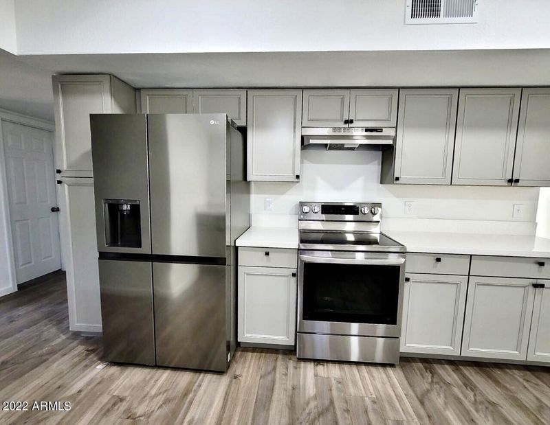 324 E Kinderman Dr, Avondale, AZ 85323