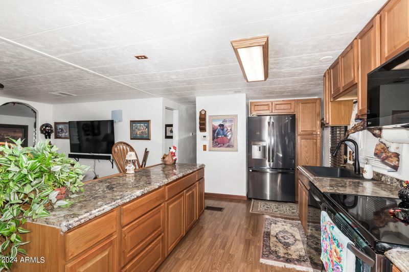 324 S 74th Pl, Mesa, AZ 85208