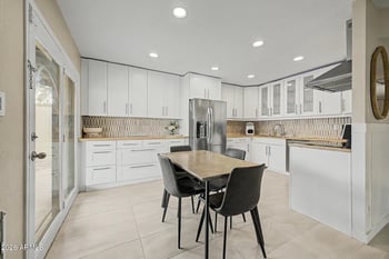 324 Santa Cruz Dr, Tempe, AZ 85282