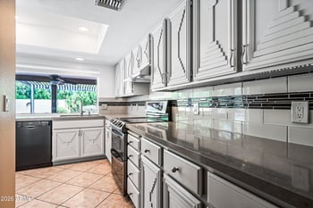 324 Willow Ave, Phoenix, AZ 85029