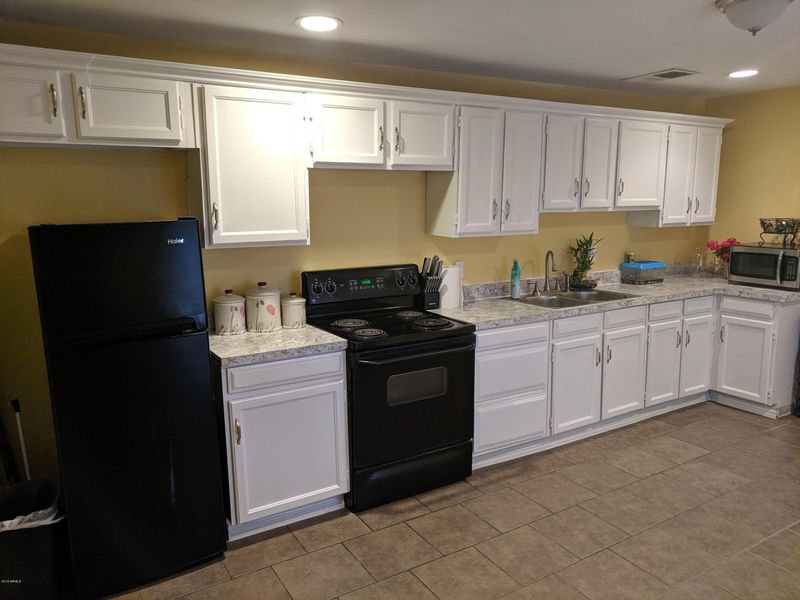 3240 W Jackson St, Phoenix, AZ 85009