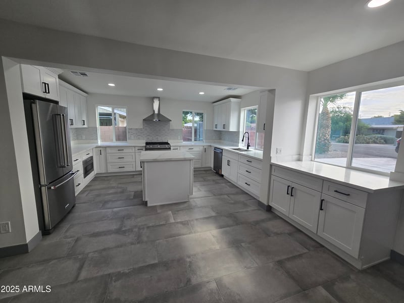 3241 27th Pl, Phoenix, AZ 85016