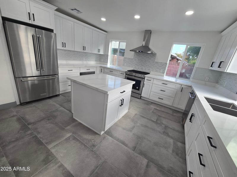 3241 27th Pl, Phoenix, AZ 85016