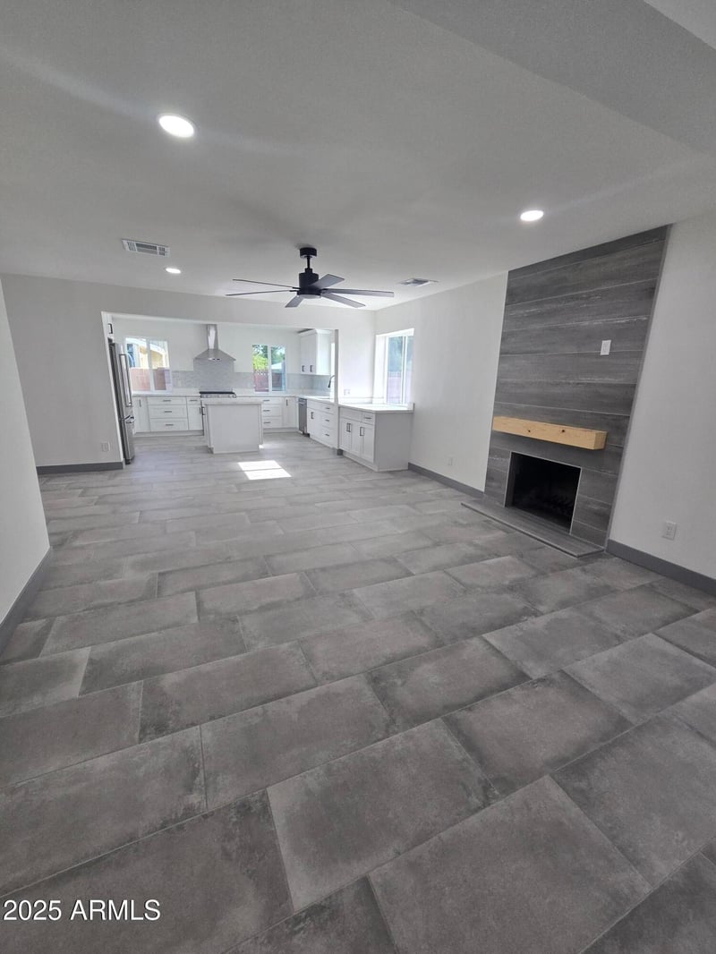 3241 27th Pl, Phoenix, AZ 85016