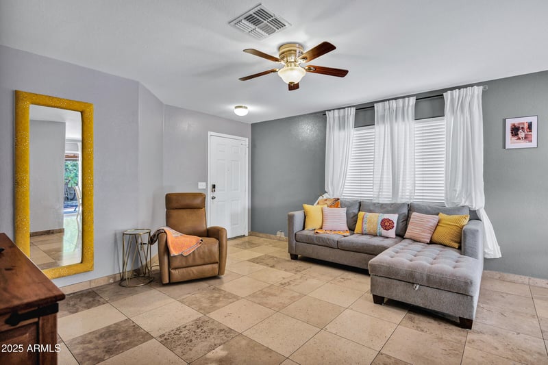 3241 Abraham Ln, Phoenix, AZ 85027