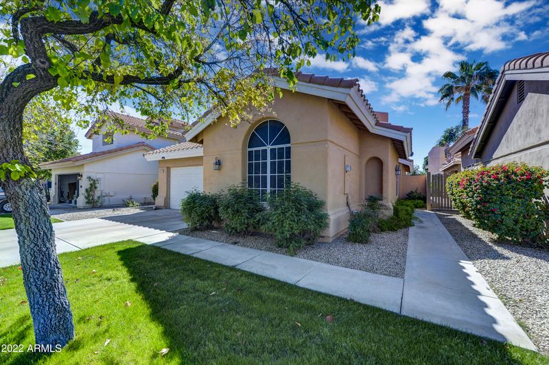 3241 E Ashurst Dr, Phoenix, AZ 85048