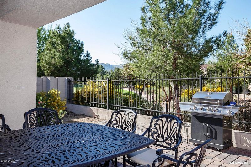 3241 E Maldonado Dr, Phoenix, AZ 85042