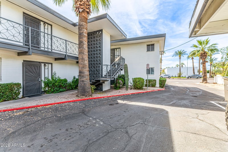 3242 Camelback Rd #102, Phoenix, AZ 85018