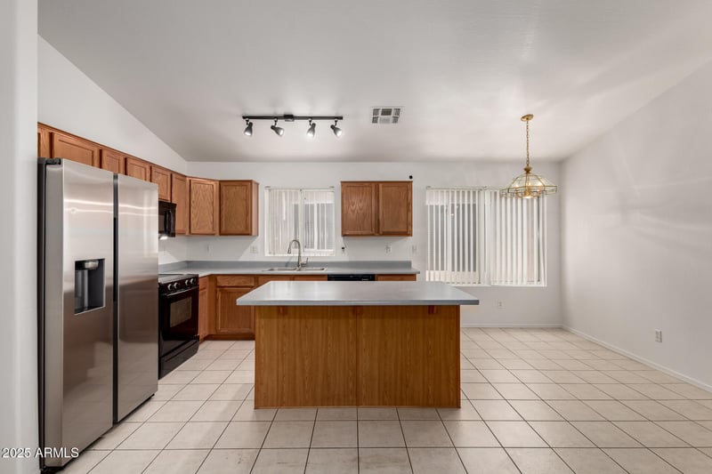 3242 Kristal Way, Phoenix, AZ 85050