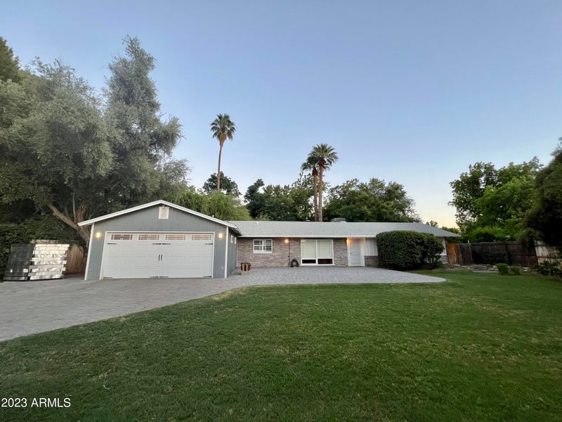 3243 E Clarendon Ave, Phoenix, AZ 85018