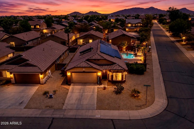 3243 Allens Peak Dr, San Tan Valley, AZ 85144