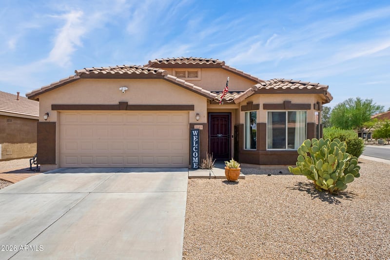 3243 Allens Peak Dr, San Tan Valley, AZ 85144