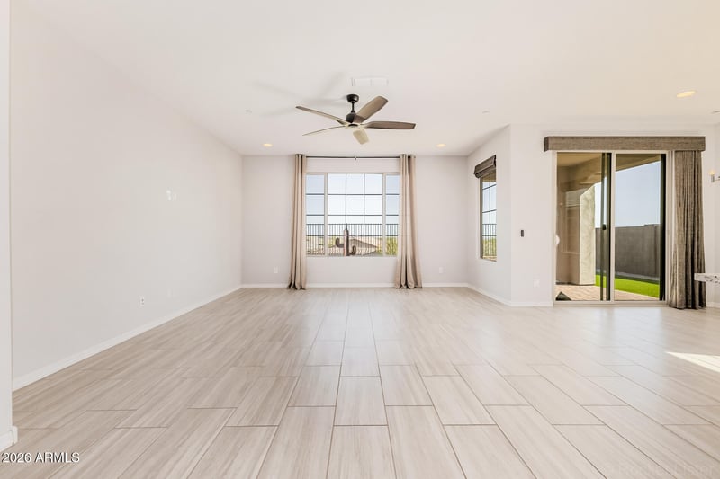 32467 133rd Ln, Peoria, AZ 85383