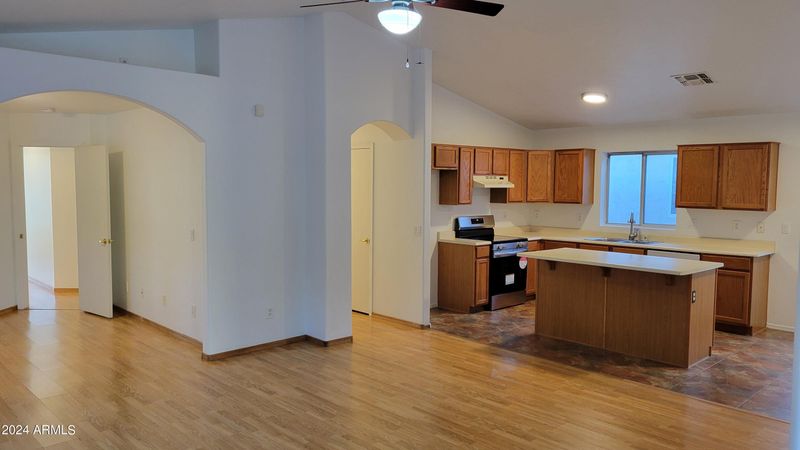 3247 E Kerry Ln, Phoenix, AZ 85050