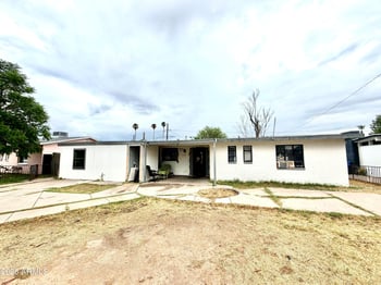 3248 E Holly St, Phoenix, AZ 85008