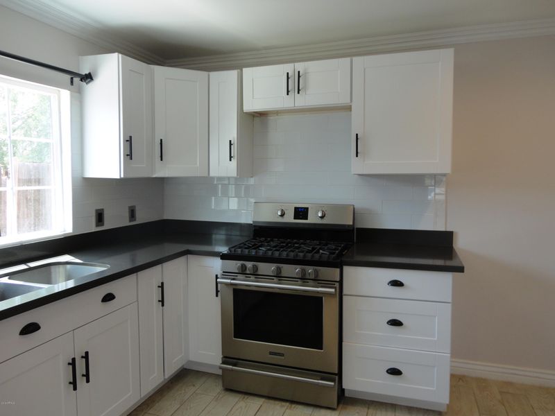 325 E Madden Dr, Avondale, AZ 85323