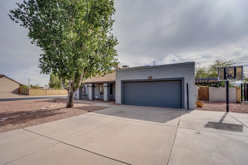 325 E Renee Dr, Phoenix, AZ 85024