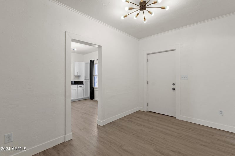 325 N 18th Dr, Phoenix, AZ 85007