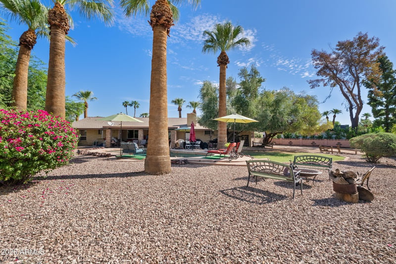 325 W Alegre Dr, Litchfield Park, AZ 85340