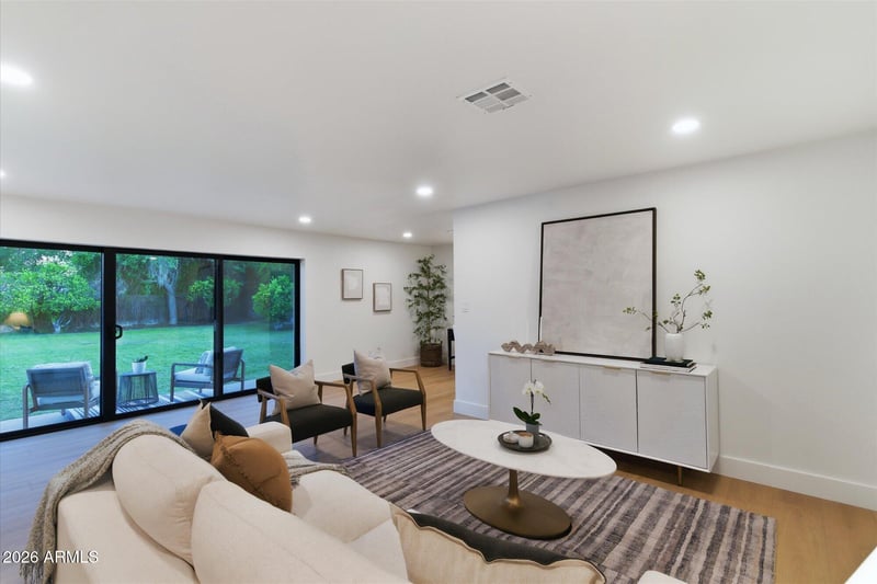 325 W Loma Ln, Phoenix, AZ 85021