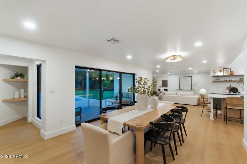 325 W Loma Ln, Phoenix, AZ 85021