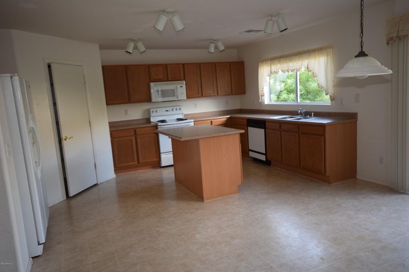 3250 E Bagdad Rd, San Tan Valley, AZ 85143