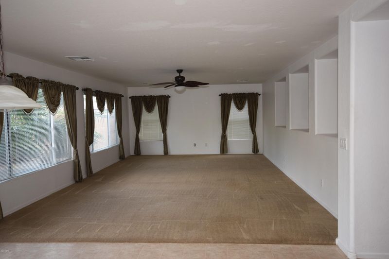 3250 E Bagdad Rd, San Tan Valley, AZ 85143