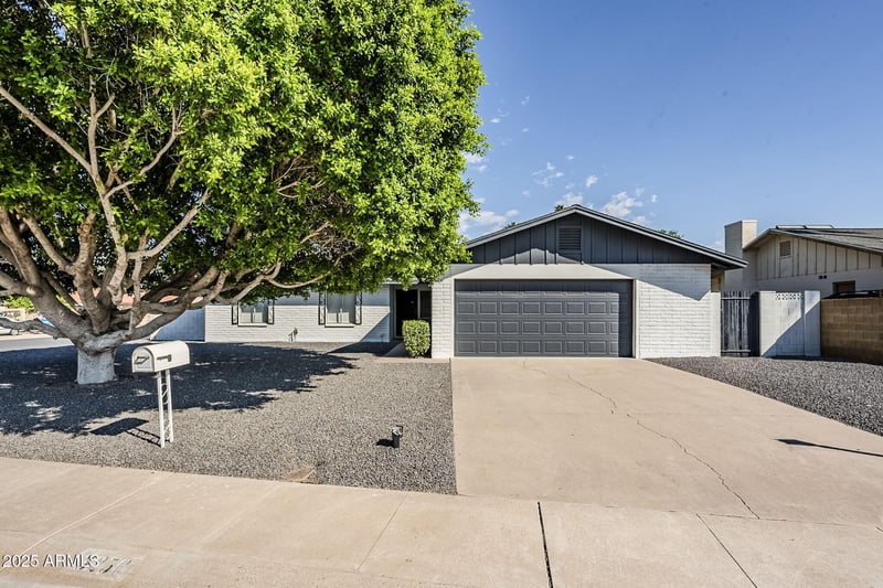 3250 Mercer Ln, Phoenix, AZ 85029