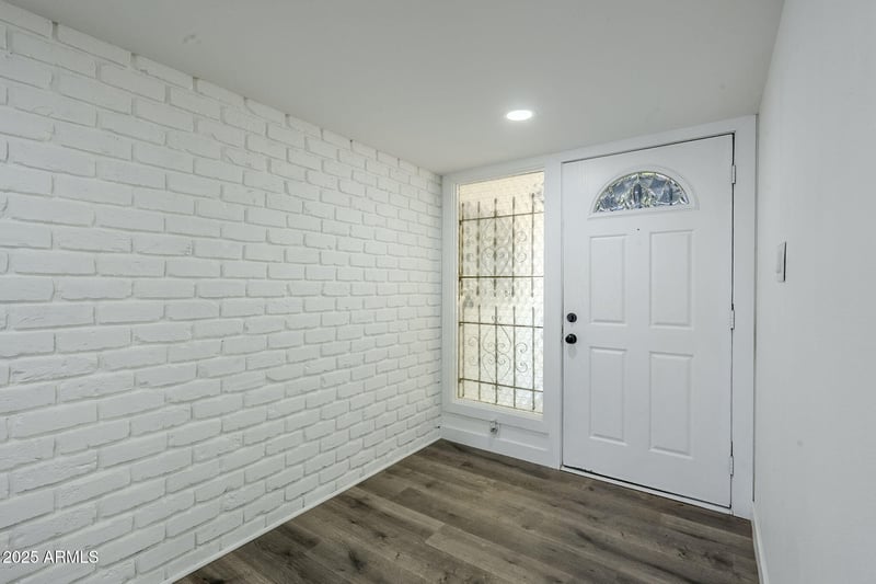 3250 Mercer Ln, Phoenix, AZ 85029
