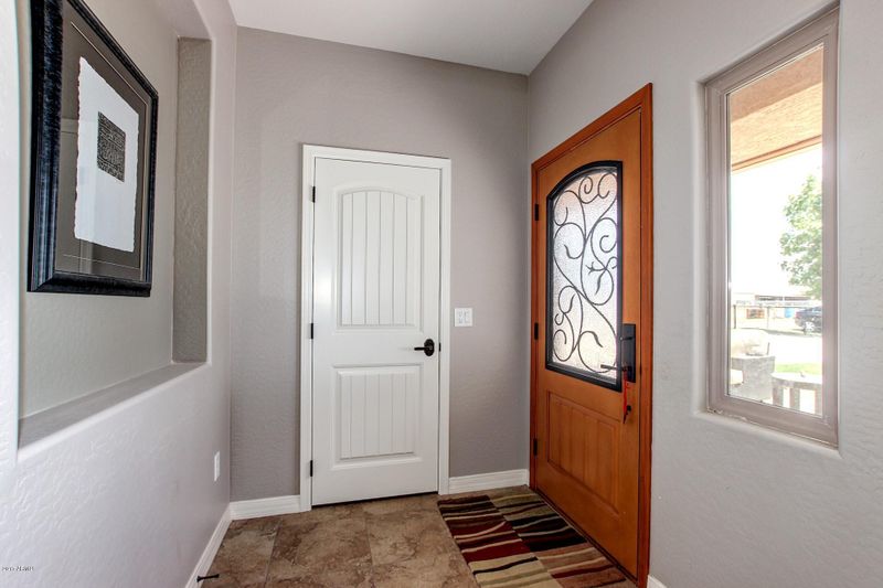 3250 S Eagle Dr, Chandler, AZ 85286