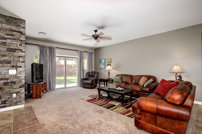 3250 S Eagle Dr, Chandler, AZ 85286