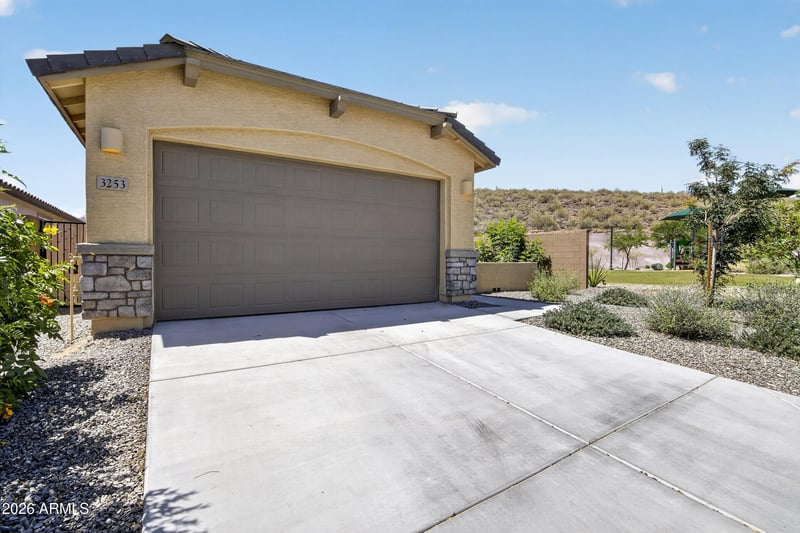 3253 W Juniper Canyon Dr, Phoenix, AZ 85083