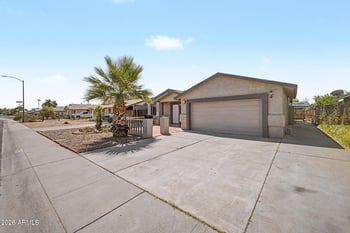 3253 Port Au Prince Ln, Phoenix, AZ 85053