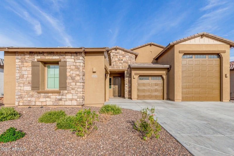 32537 Aris Dr, San Tan Valley, AZ 85143