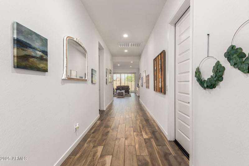 32543 Woodside Dr, San Tan Valley, AZ 85143