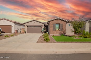 32543 Woodside Dr, San Tan Valley, AZ 85143