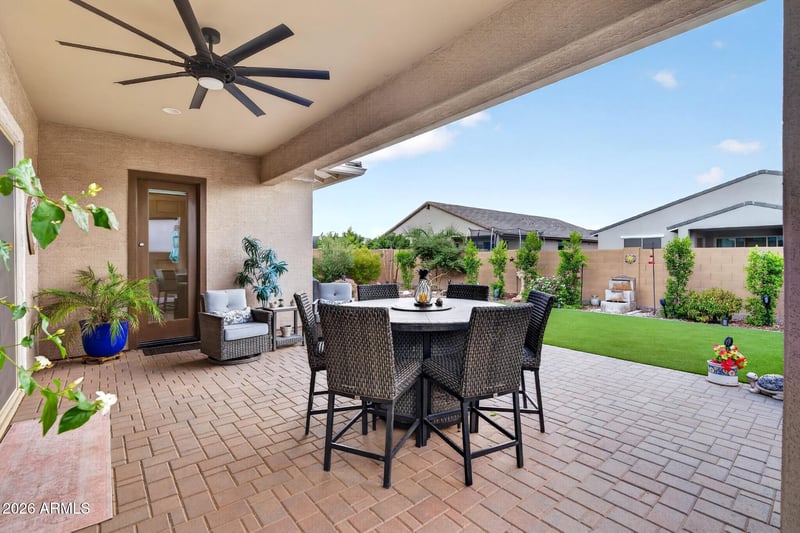 32577 Woodside Dr, San Tan Valley, AZ 85143