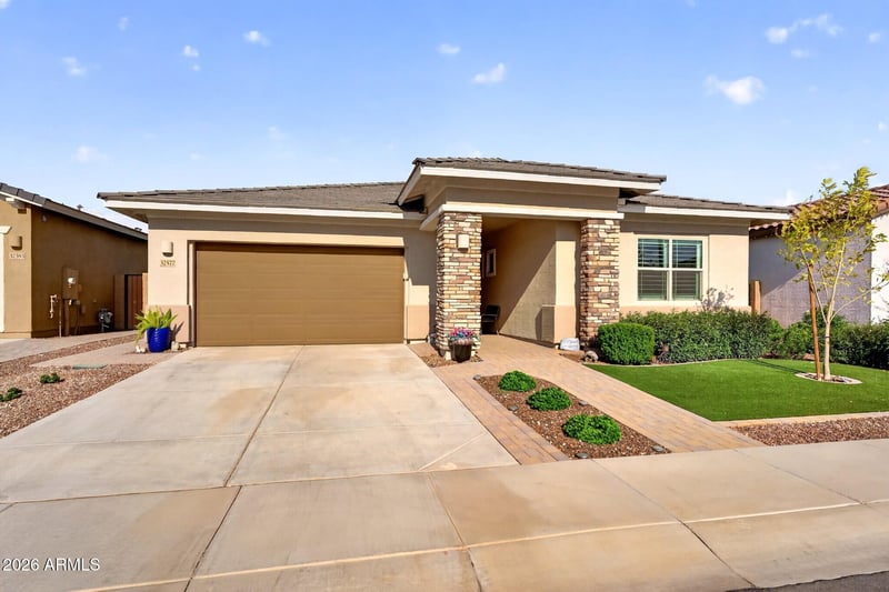 32577 Woodside Dr, San Tan Valley, AZ 85143