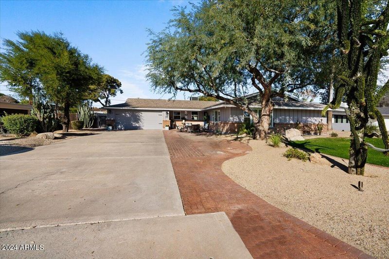 326 E Kaler Dr, Phoenix, AZ 85020