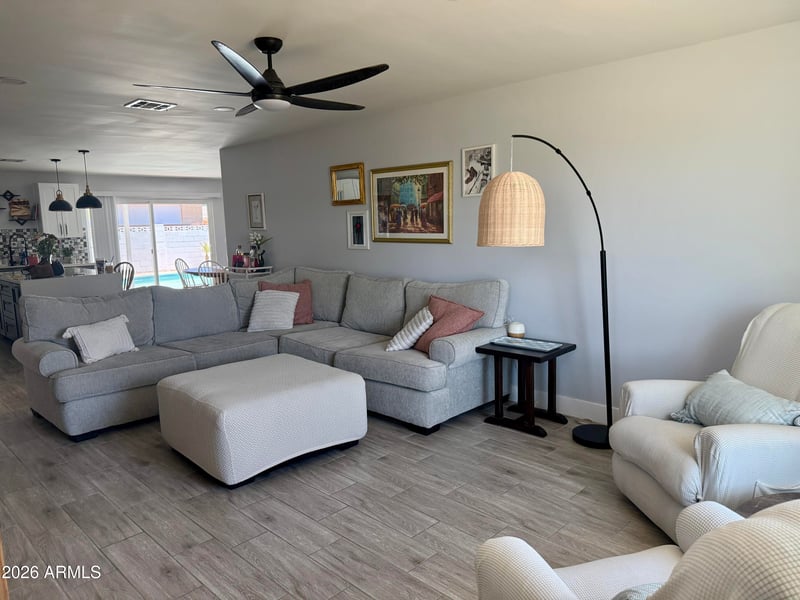 326 Pebble Beach Dr, Tempe, AZ 85282