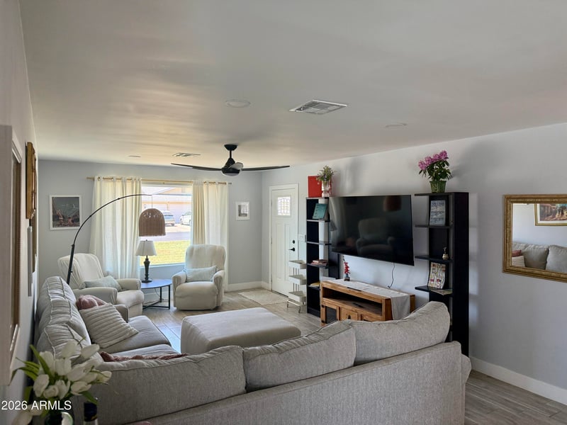 326 Pebble Beach Dr, Tempe, AZ 85282