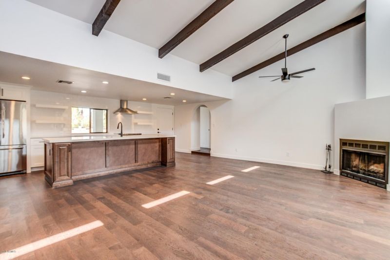 3260 E Vineyard Rd, Phoenix, AZ 85042