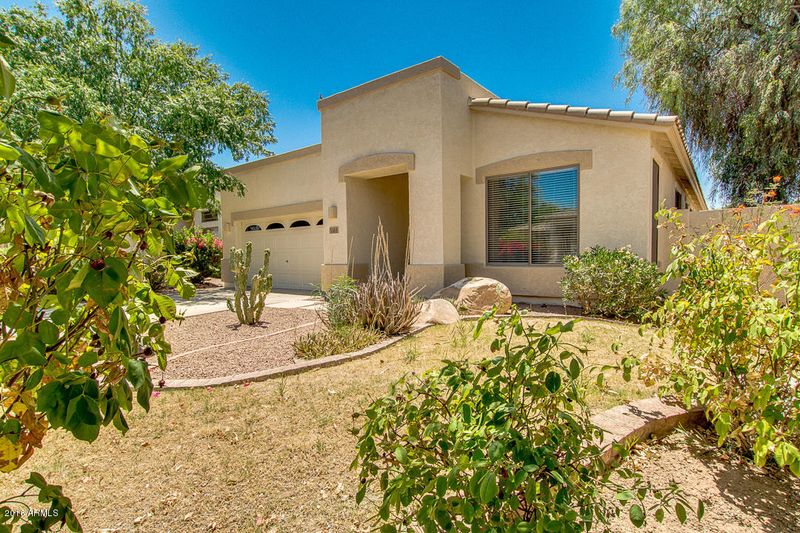 3263 E Canyon Creek Dr, Gilbert, AZ 85295